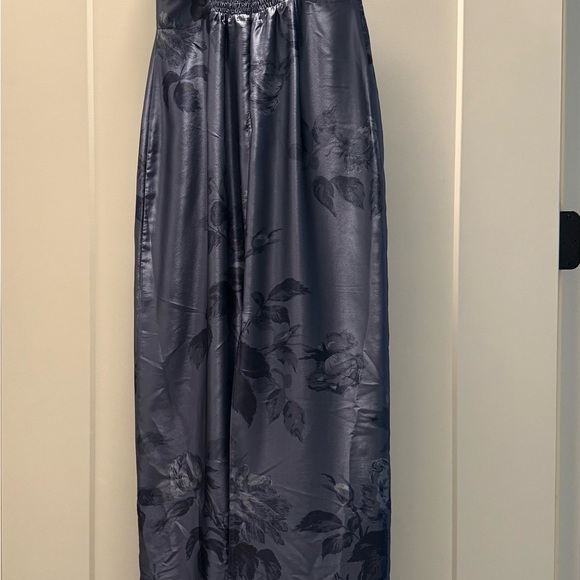 Reformation Frankie Silk in Trieste Border - Picture 8 of 8